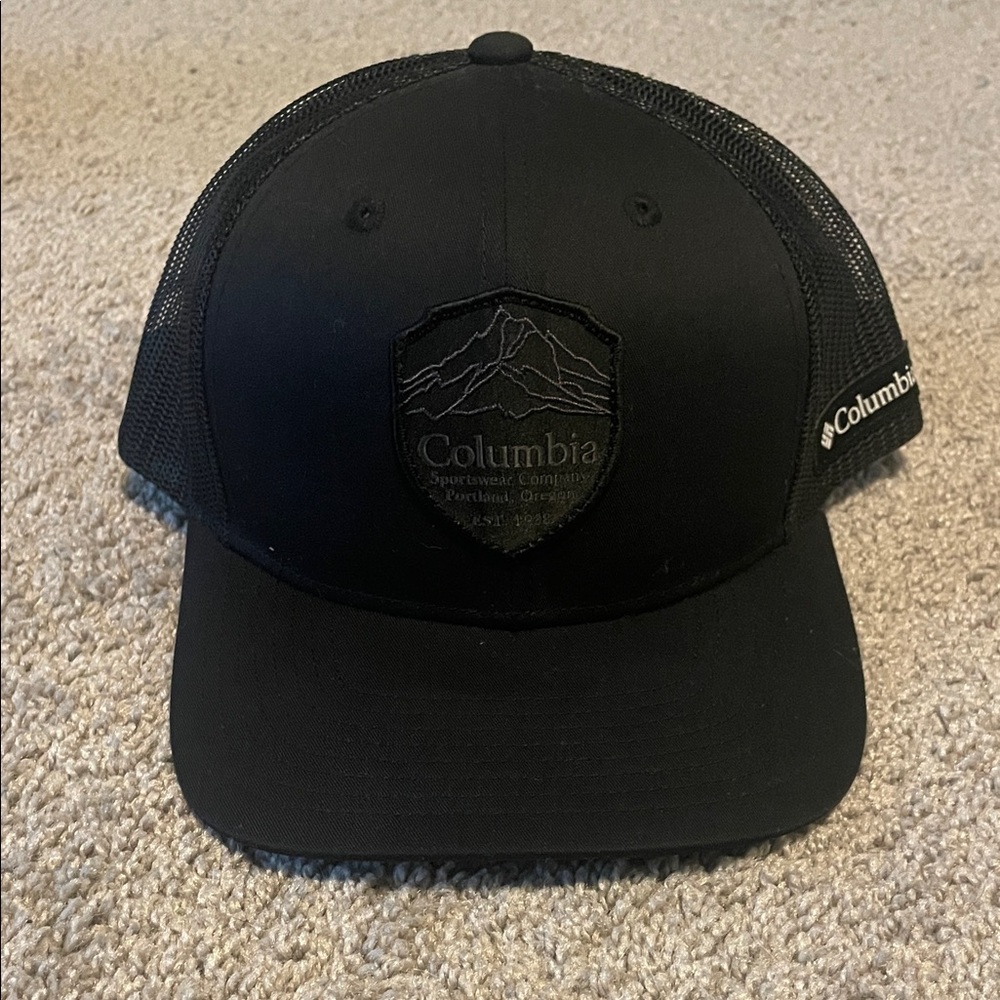 Columbia Black Logo Mesh Hat